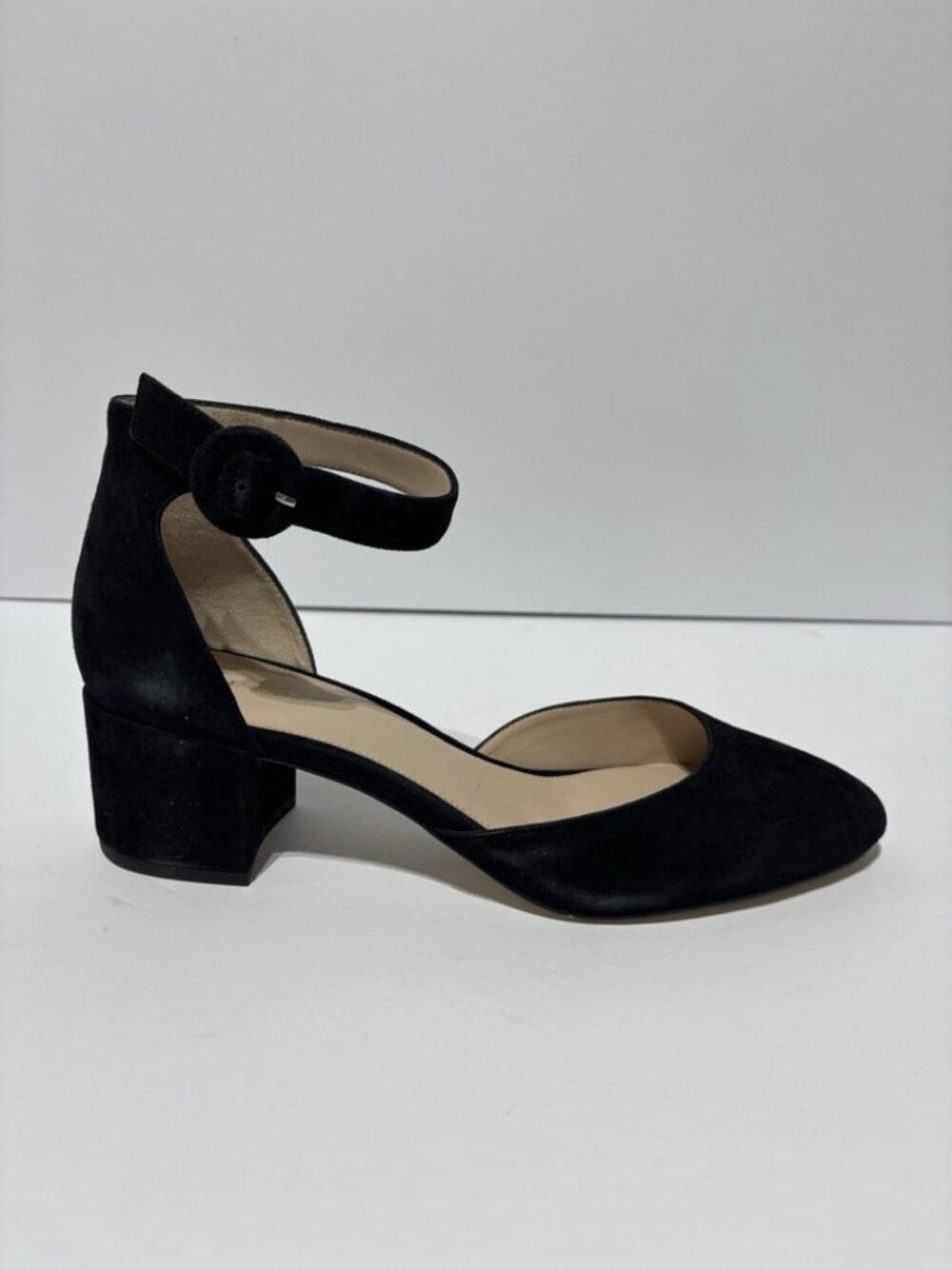 Pelle Moda Women’s Uma Block Heel Sandals Black Suede, Size 10 M